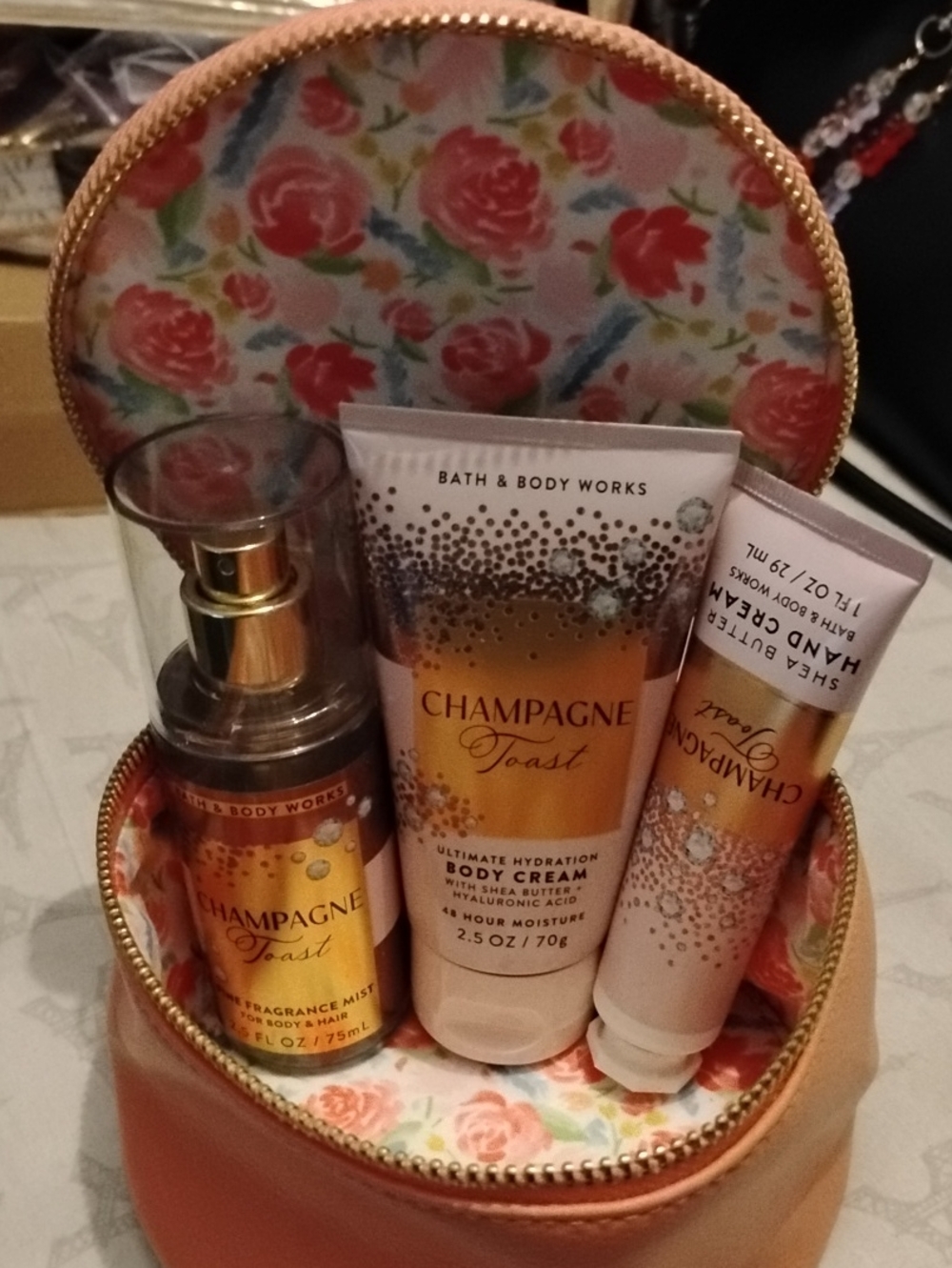 Bath & Body Works Champagne Toast Gift Trio w/ Round Zipper Pouch Jewelry Holder - Picture 1 of 2